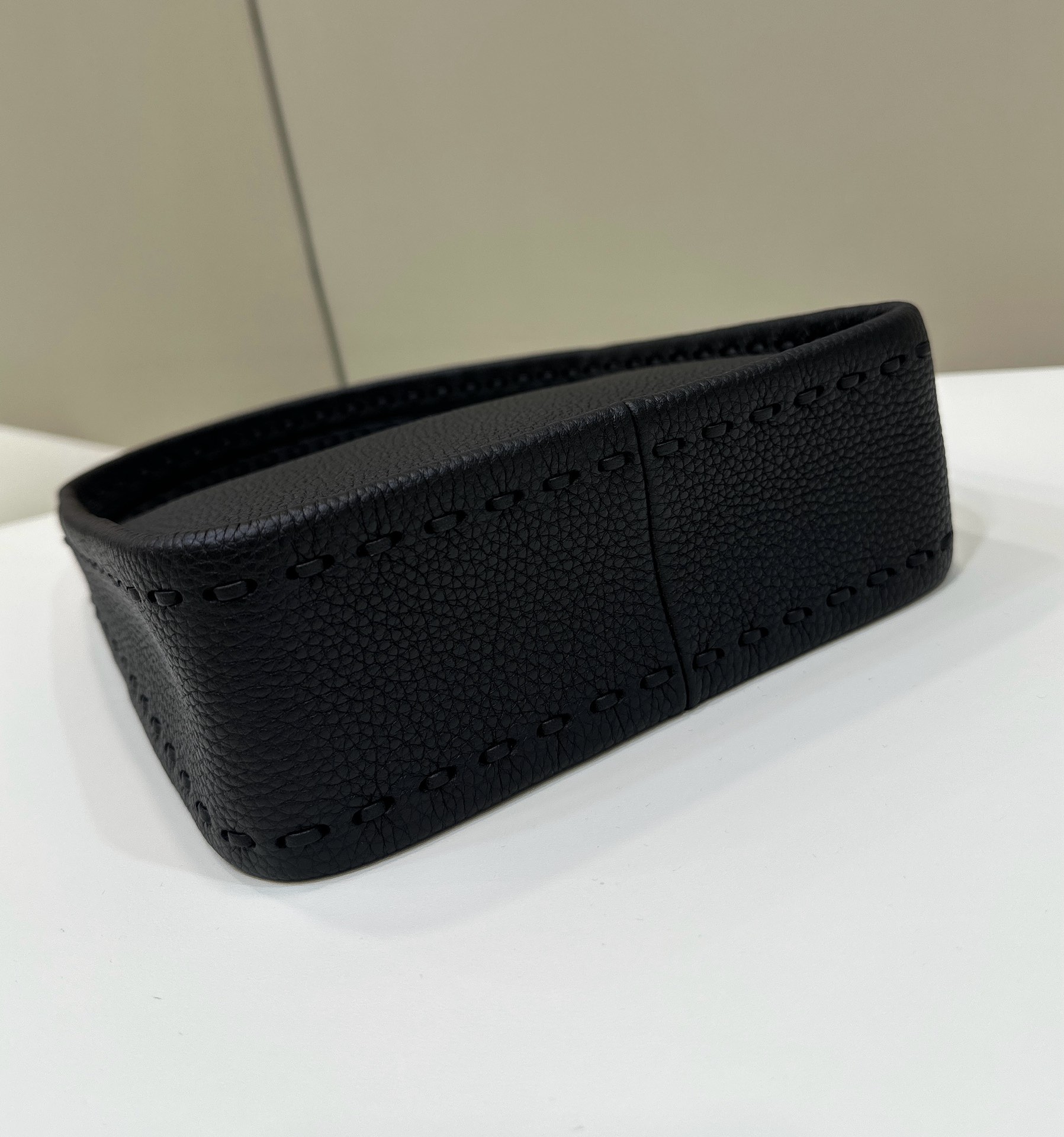 TÚI XÁCH NỮ BASIC FENDI 80165 