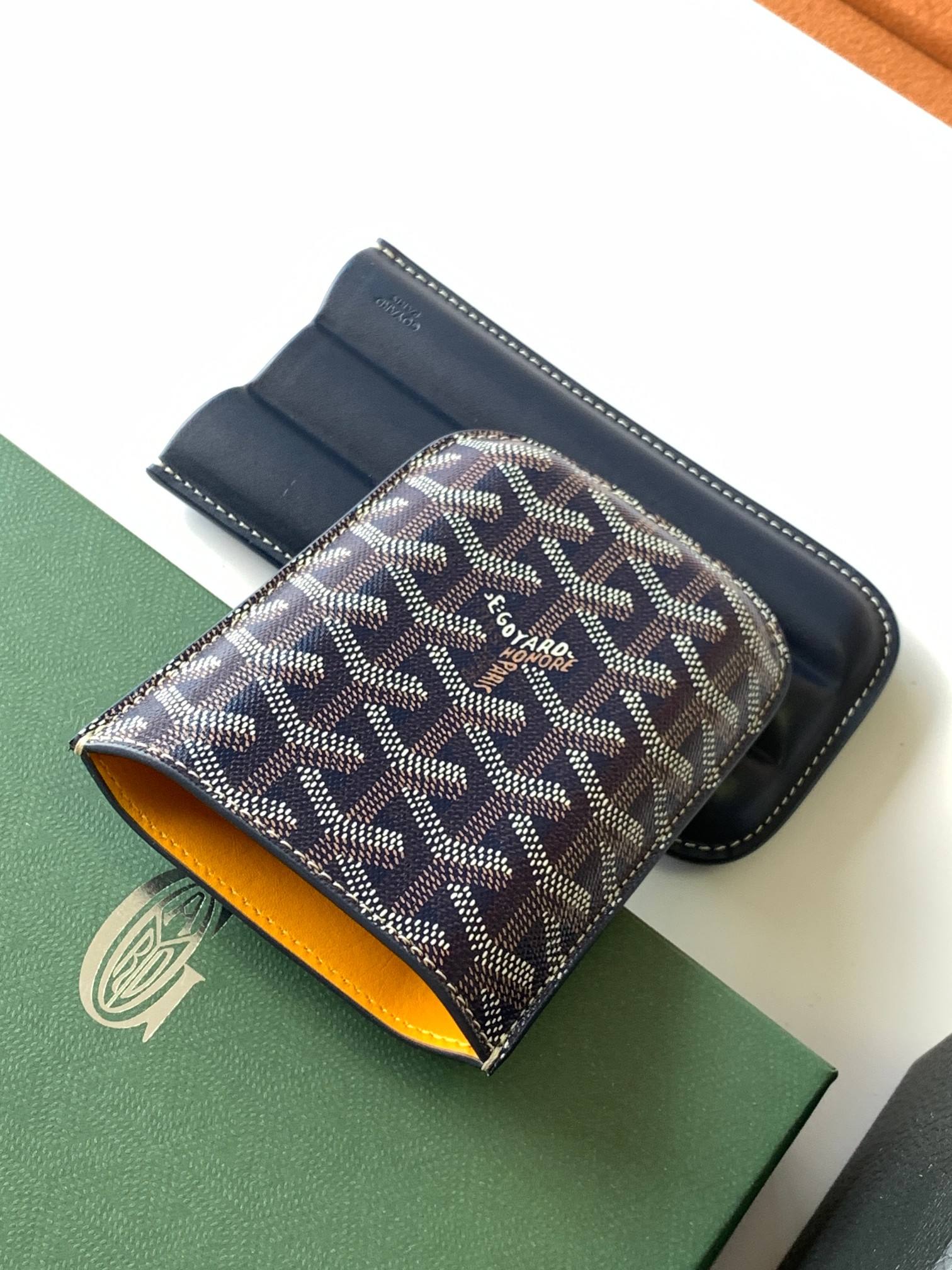 GOYARD CHURCHILL 8213 (BLACK)