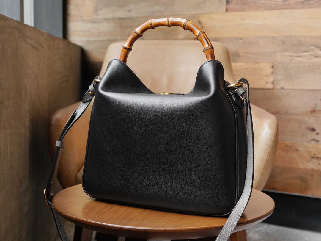 Sac à épaule Gucci Diana taille moyenne 746124 (Black) 