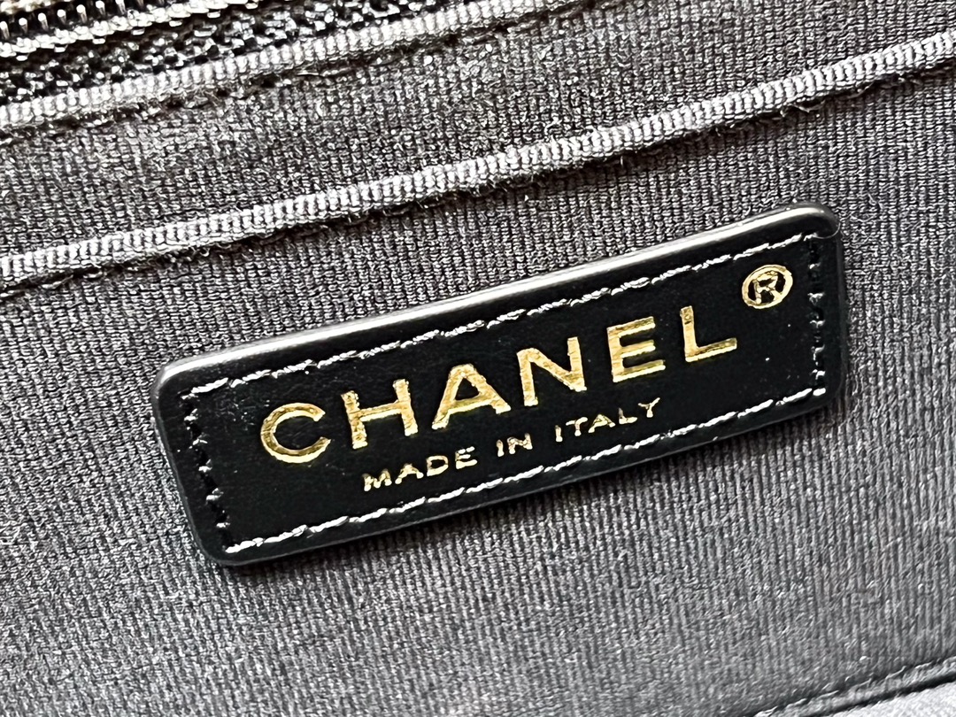 Túi Xách Chanel AP4051 Màu Đen 