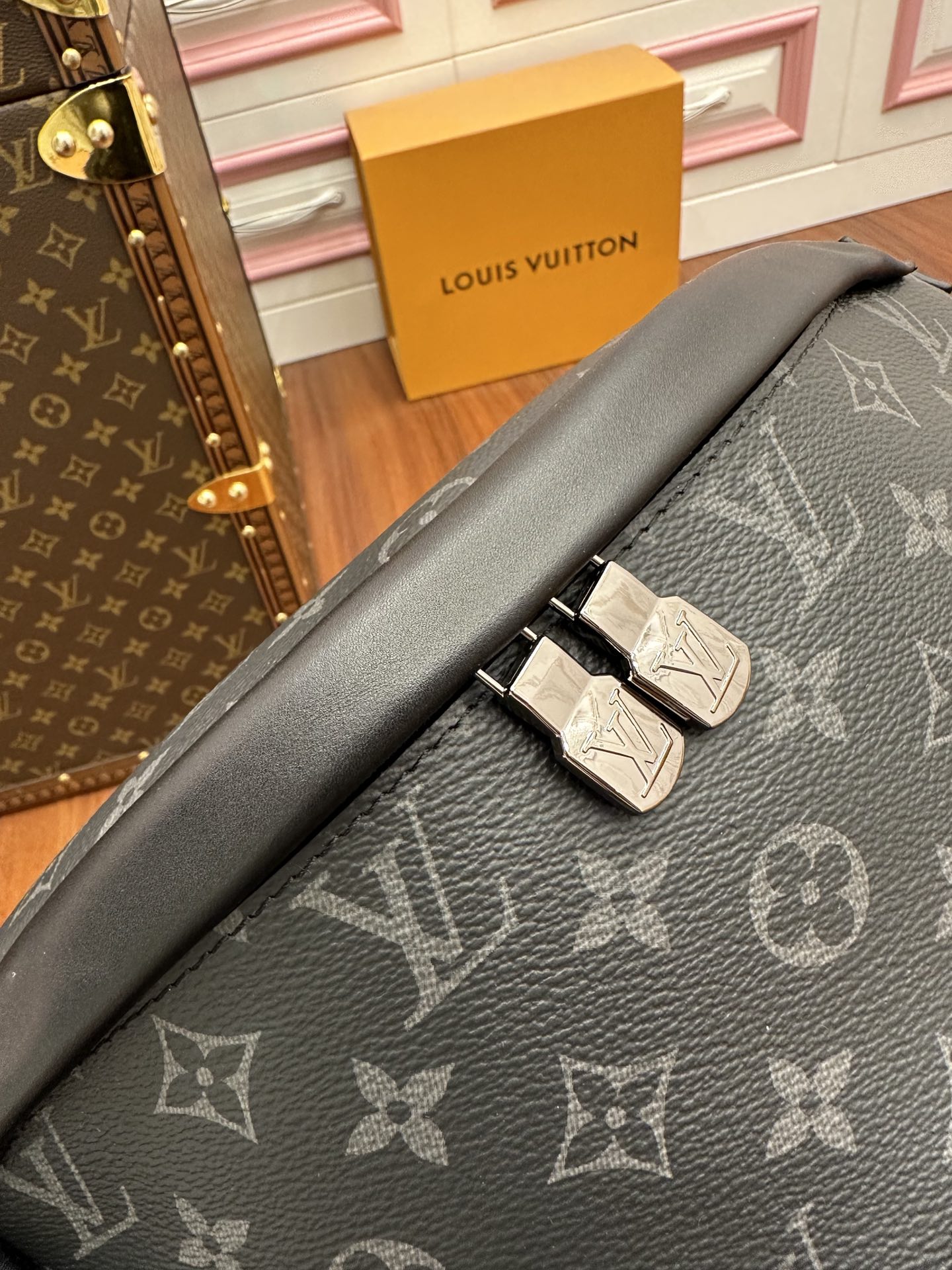 Túi Đeo Hông Louis Vuitton Discovery PM M46035