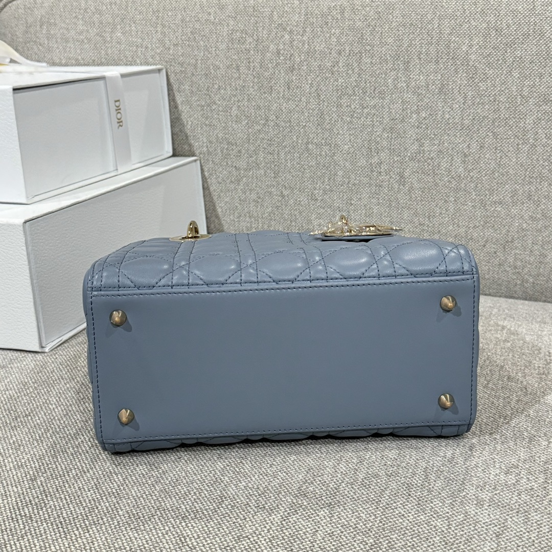 Túi Xách Tay Lady Dior Nữ Màu Xanh Dương Nhạt