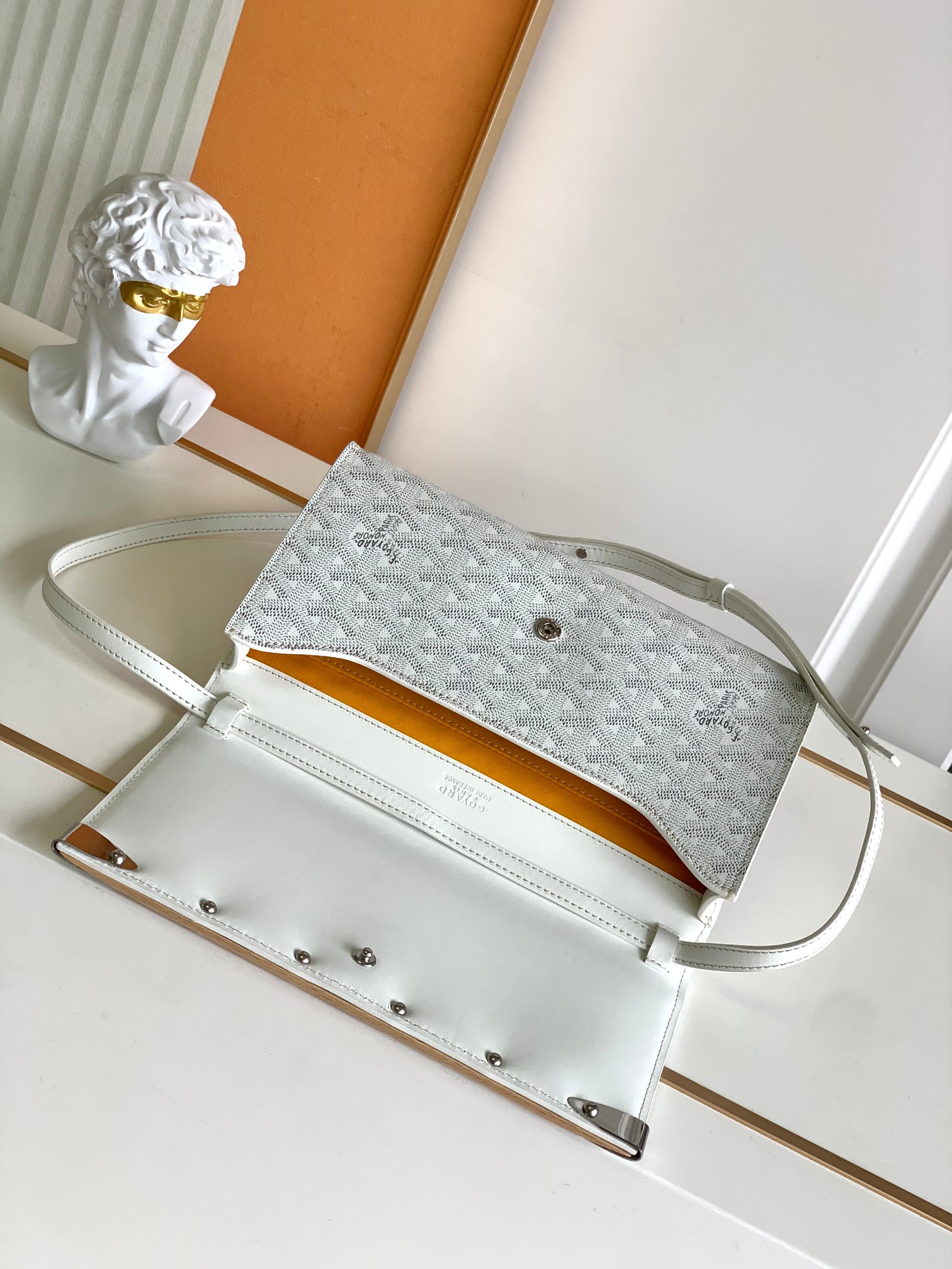 Goyard Monte-Carlo 8812 (white)