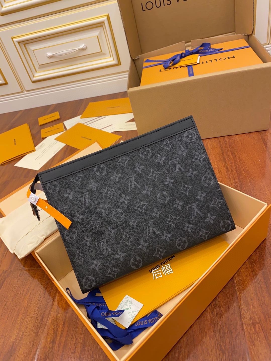 Clutch Cầm Tay Pochette Voyage MM M61692
