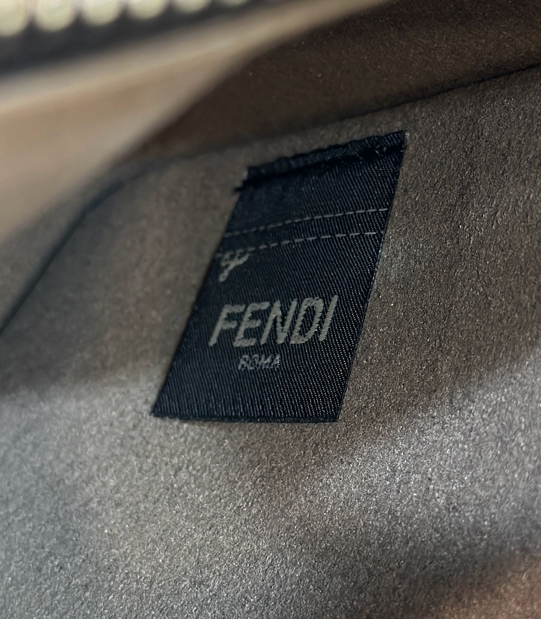 TÚI XÁCH NỮ BASIC FENDI 80165 