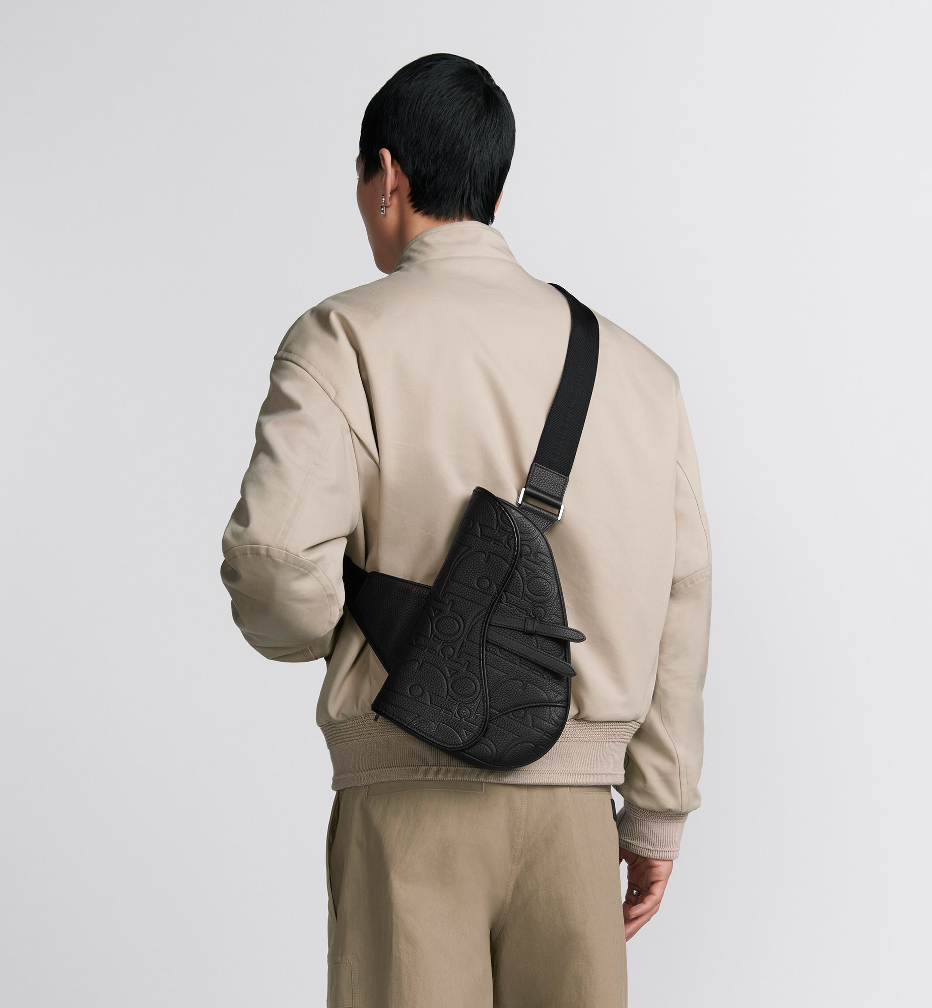 Túi đeo chéo nam Dior 9263 màu đen 