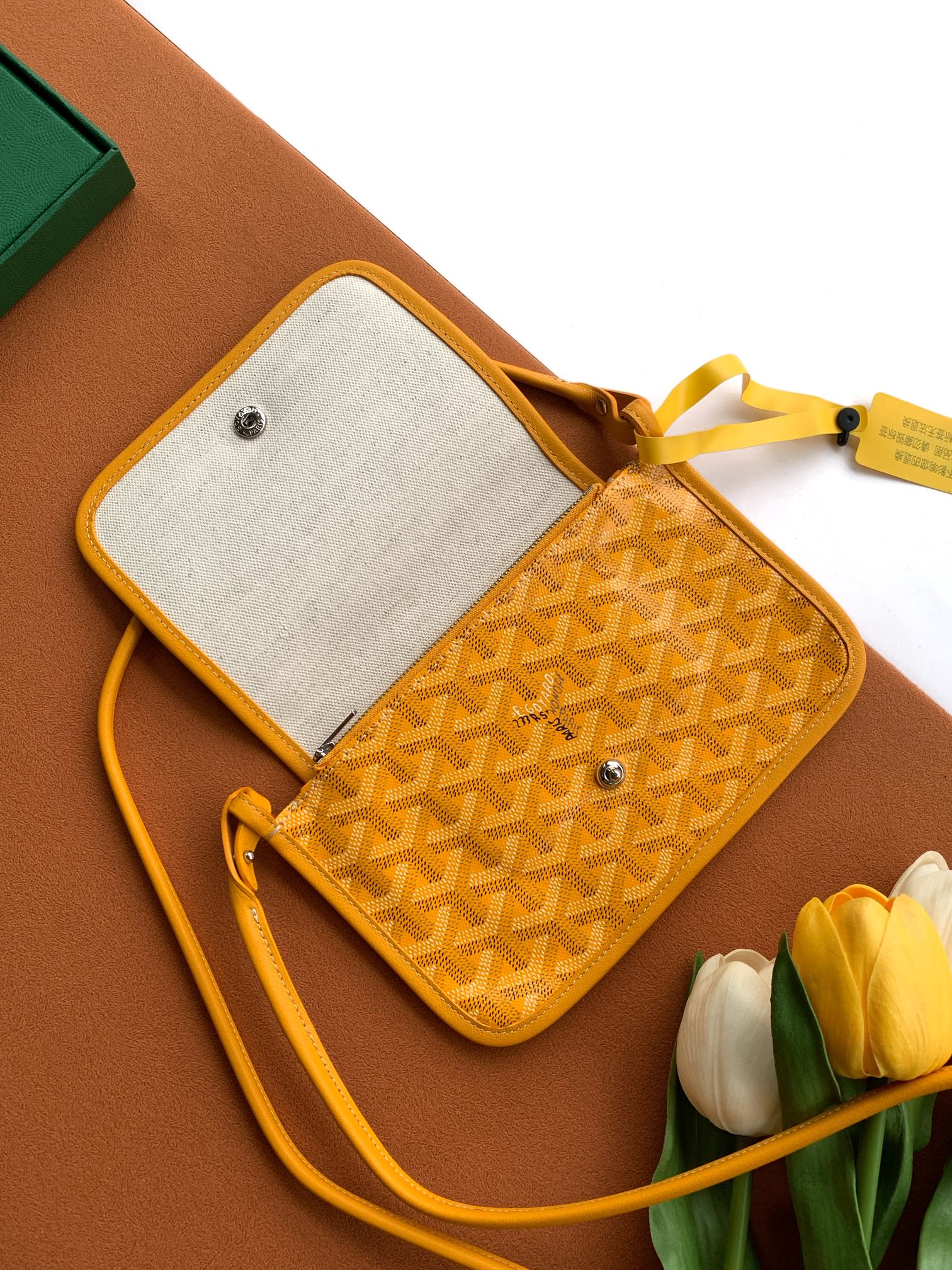 Goyard Plumet 8015 (yellow)