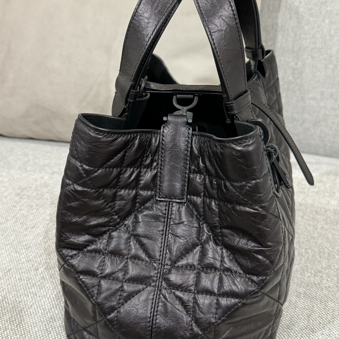 Túi Dior Toujours Nữ Màu Đen 