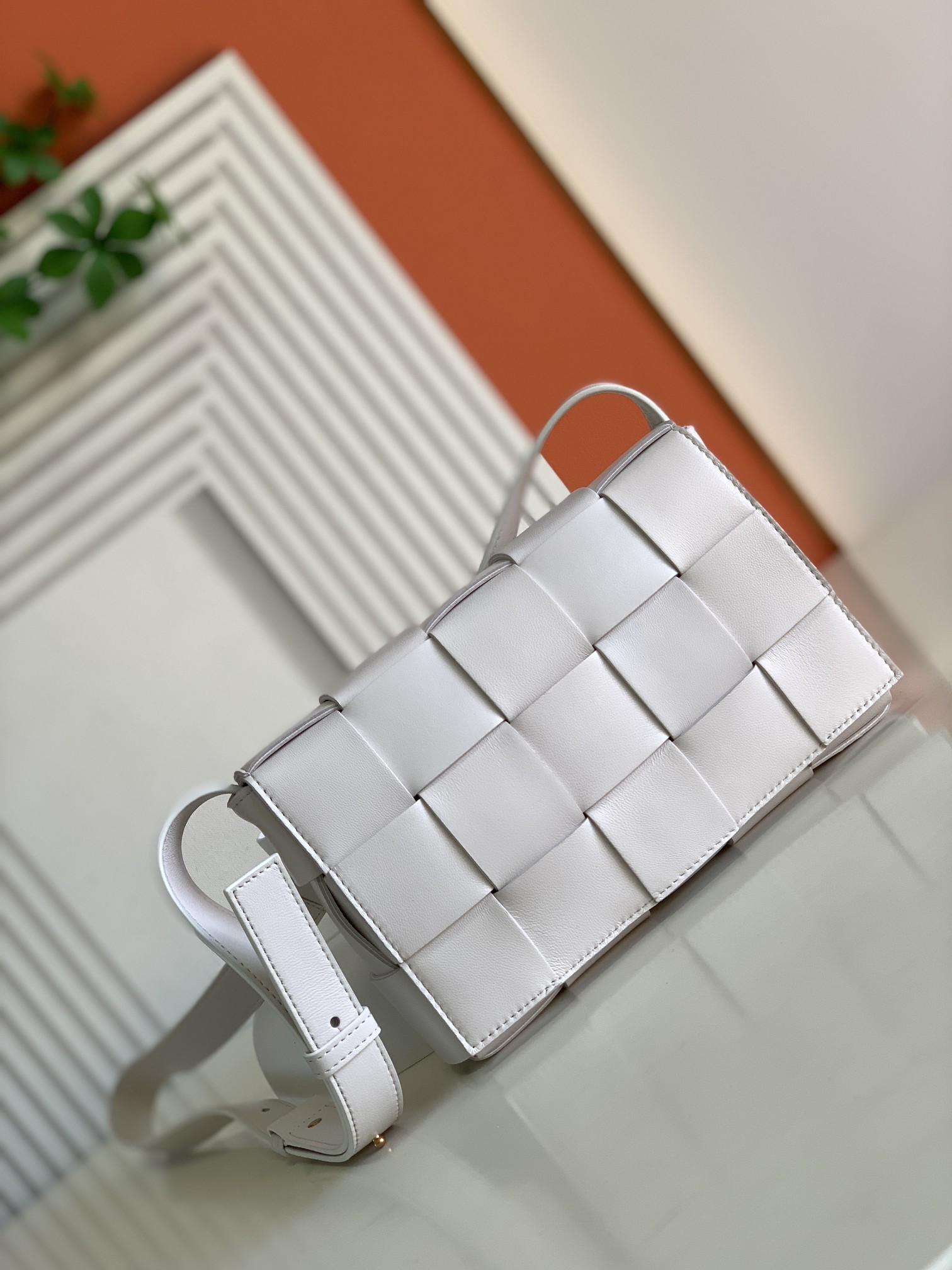 Bottega Veneta Cassette Màu Trắng