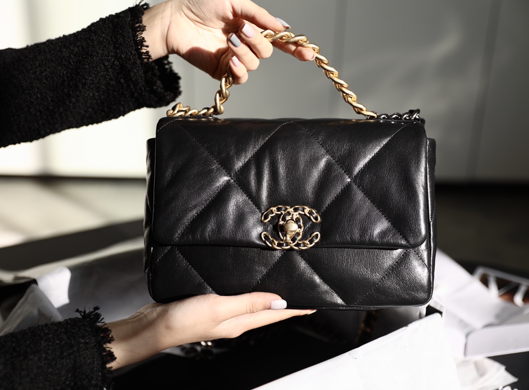 Túi xách Chanel C19 Bag đen 