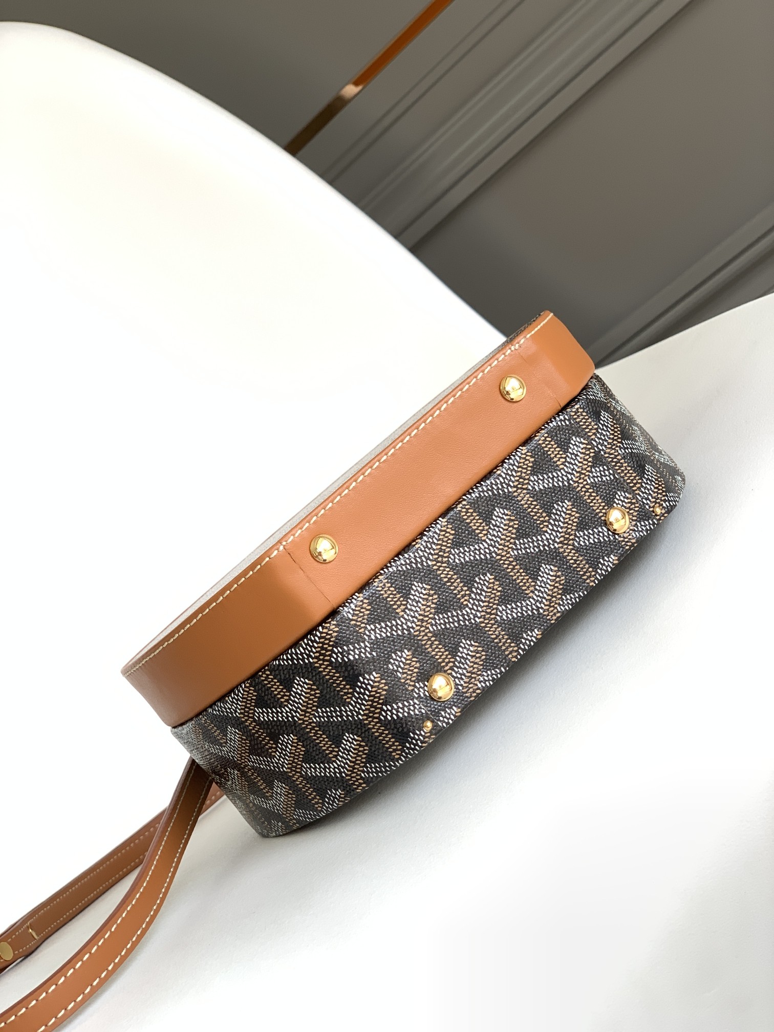 Goyard Alto 8115 (brown)