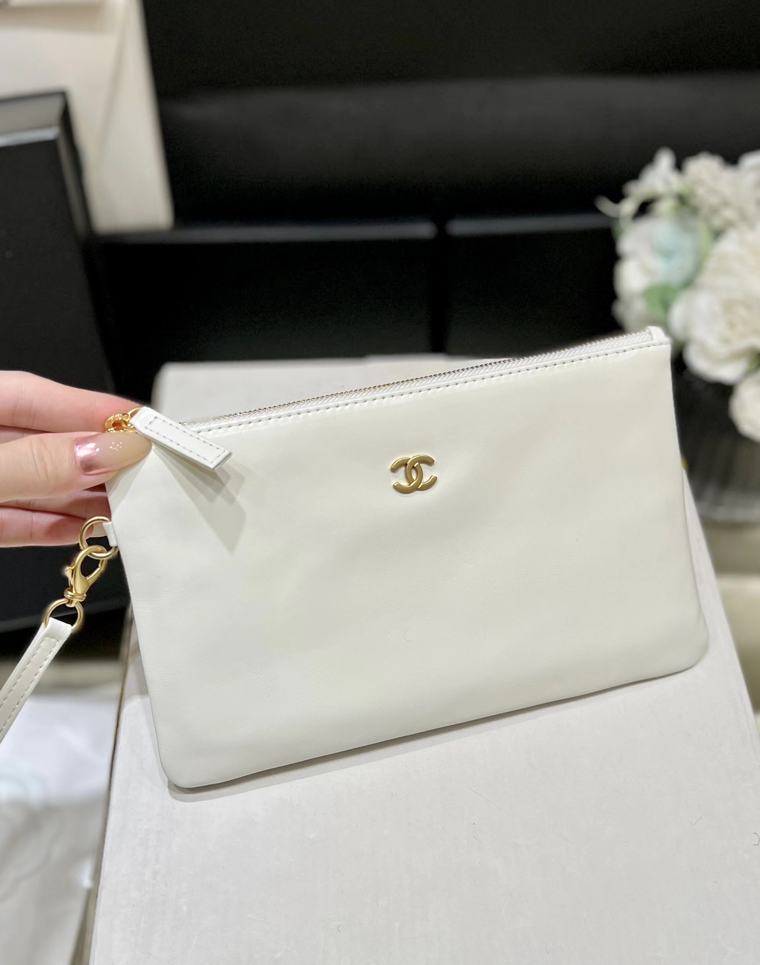 Túi Xách Chanel 22BAG AS4486 Màu Trắng