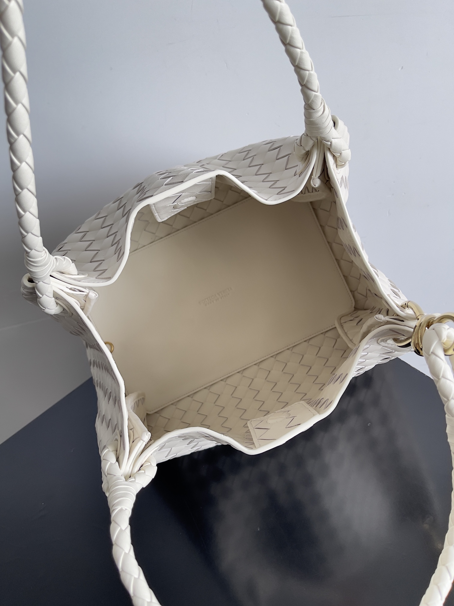 Túi xách nữ bottega veneta màu be 796571