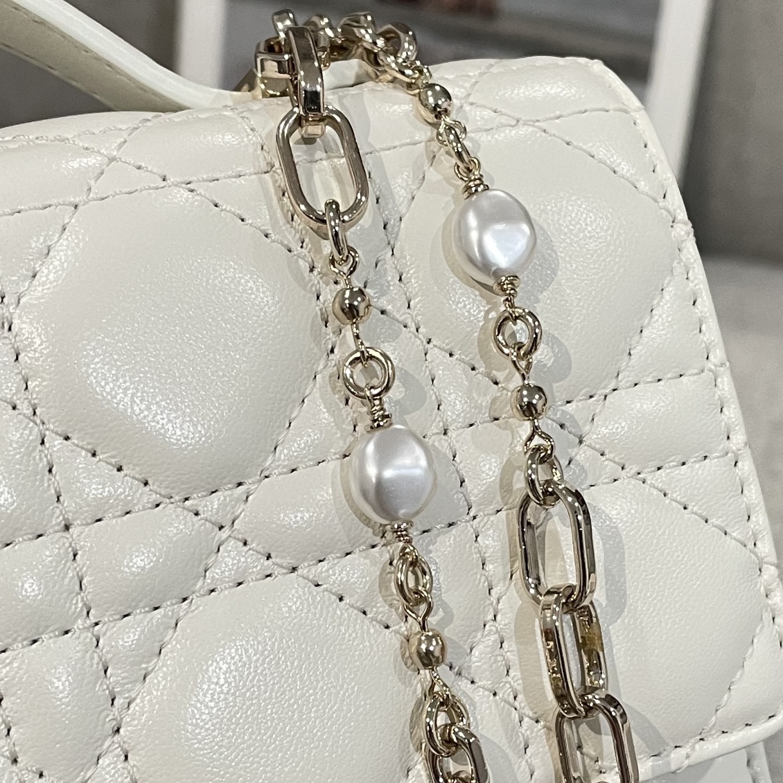 Túi Xách Nữ Dior WOC Màu Trắng