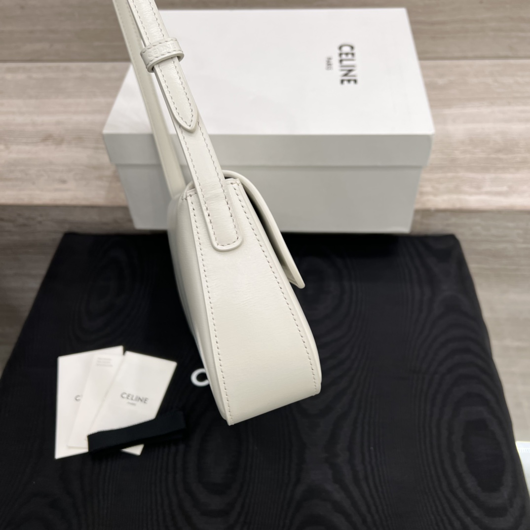 Túi Xách Celine Lola Triomphe 115532 Màu Trắng 