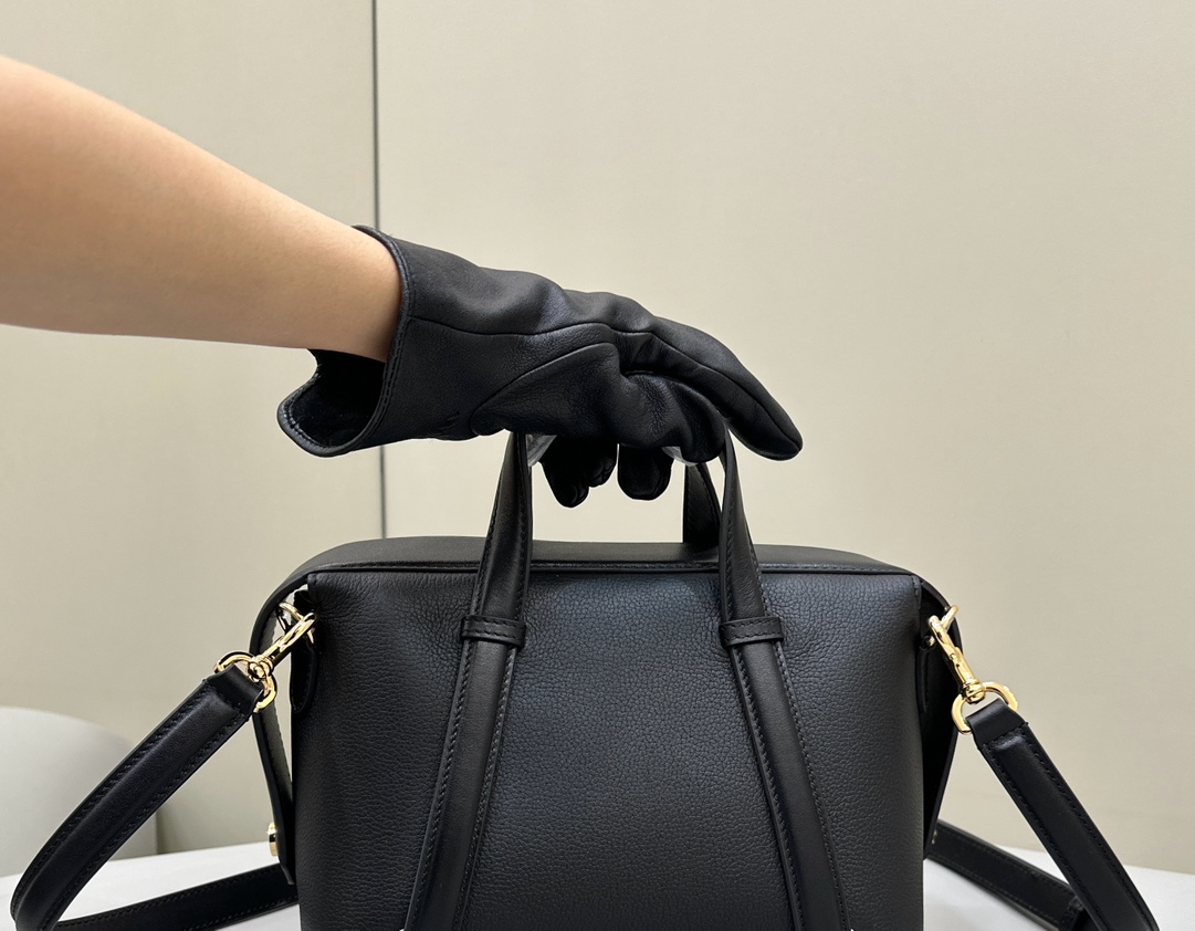 TÚI XÁCH NỮ FENDI 8627A 