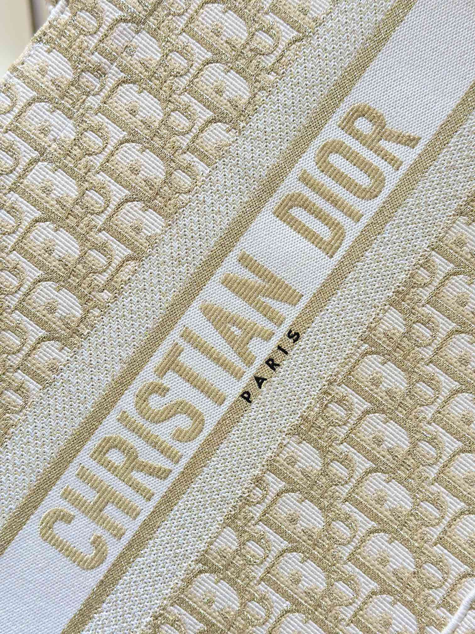 Túi xách Dior tote màu trắng 36 