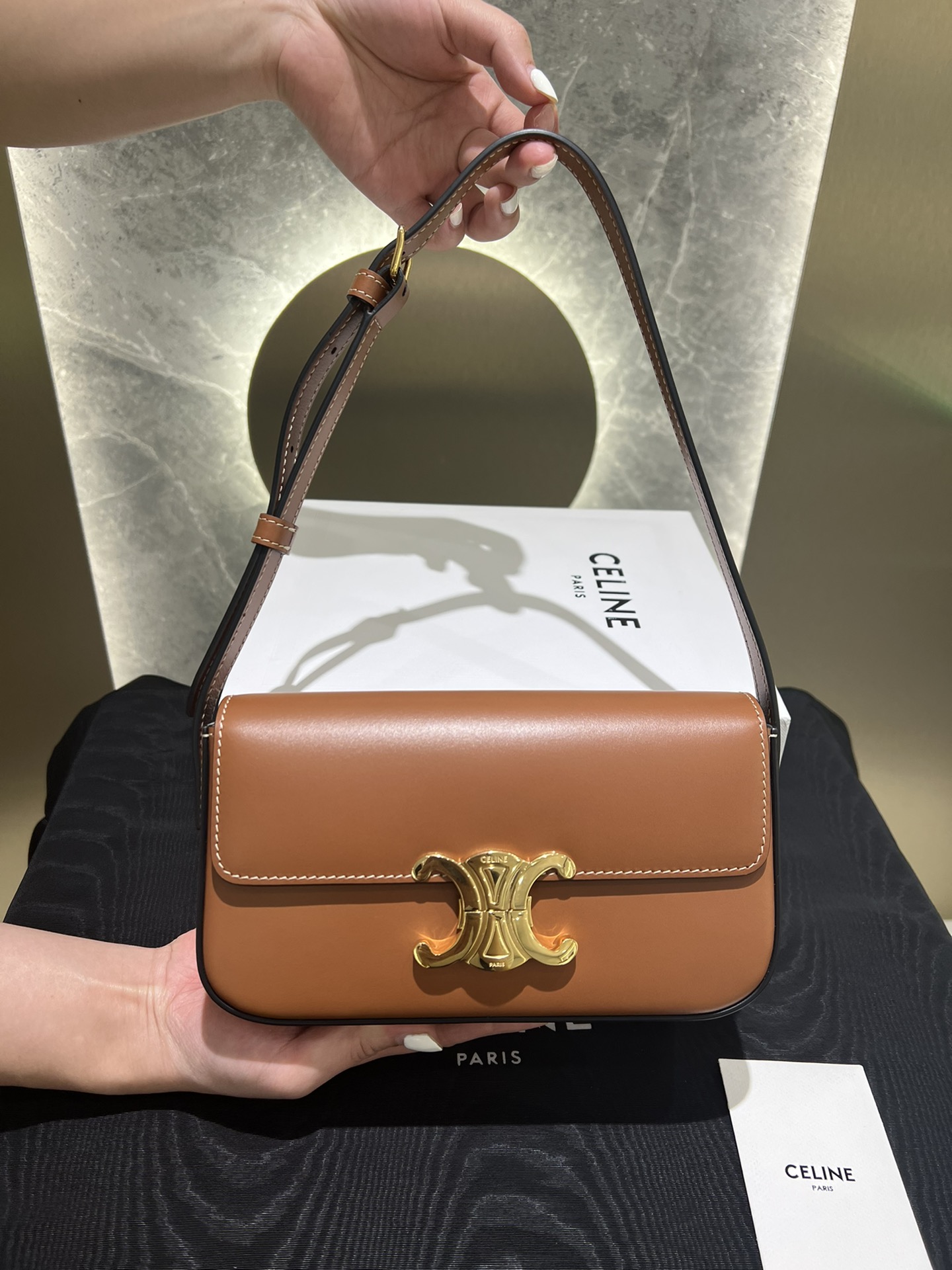 Túi Xách Celine Nữ Claude 194143 Màu Nâu 