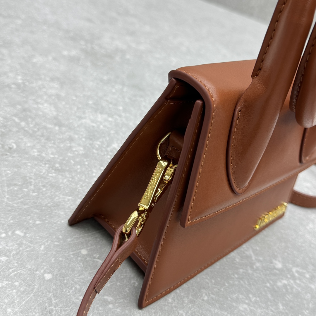 Túi Xách Jacquemus P98869 Màu Nâu 