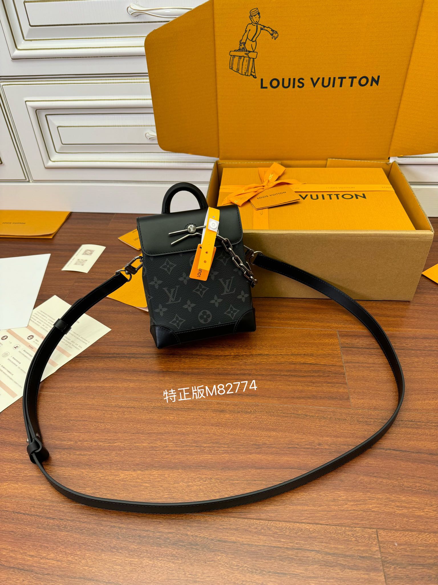 Túi Nam Sac Nano Steamer m82774 Màu Đen