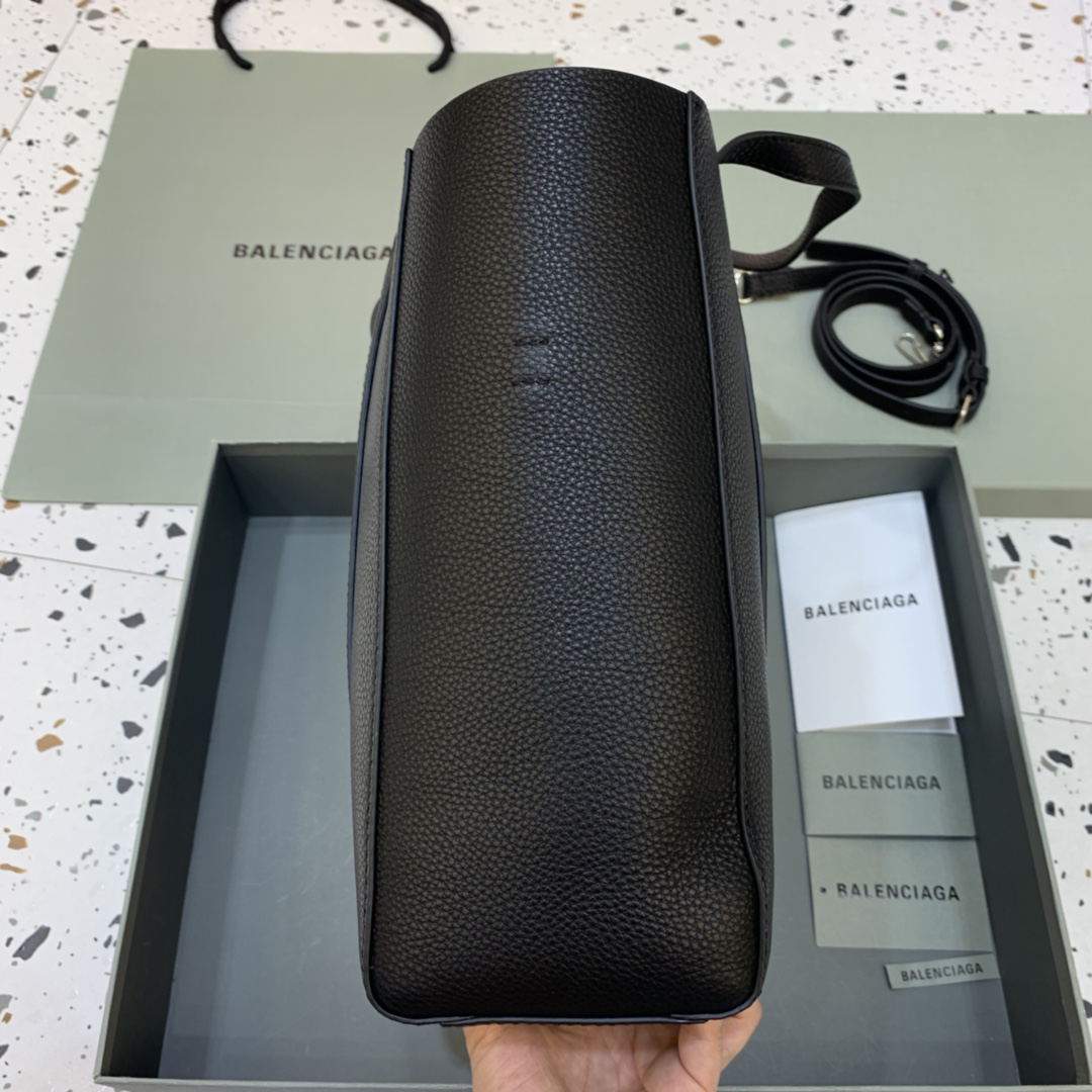 Túi xách nữ BALENCIAGA 204780 màu đen 