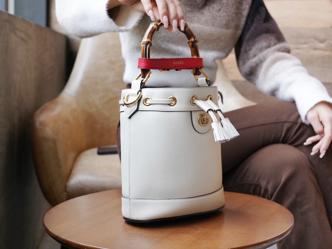 Diana 724667 (White)