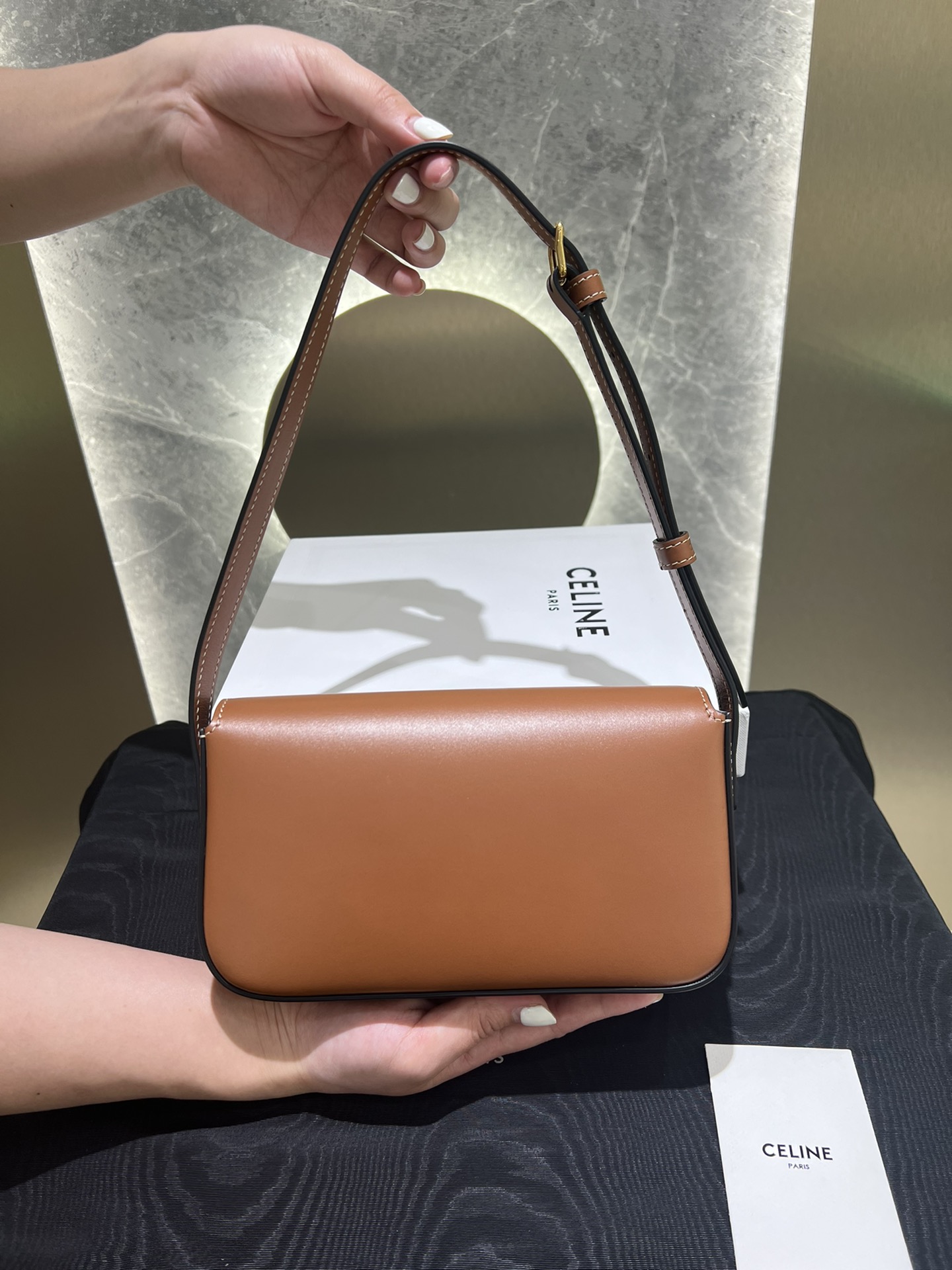 Túi Xách Celine Nữ Claude 194143 Màu Nâu 
