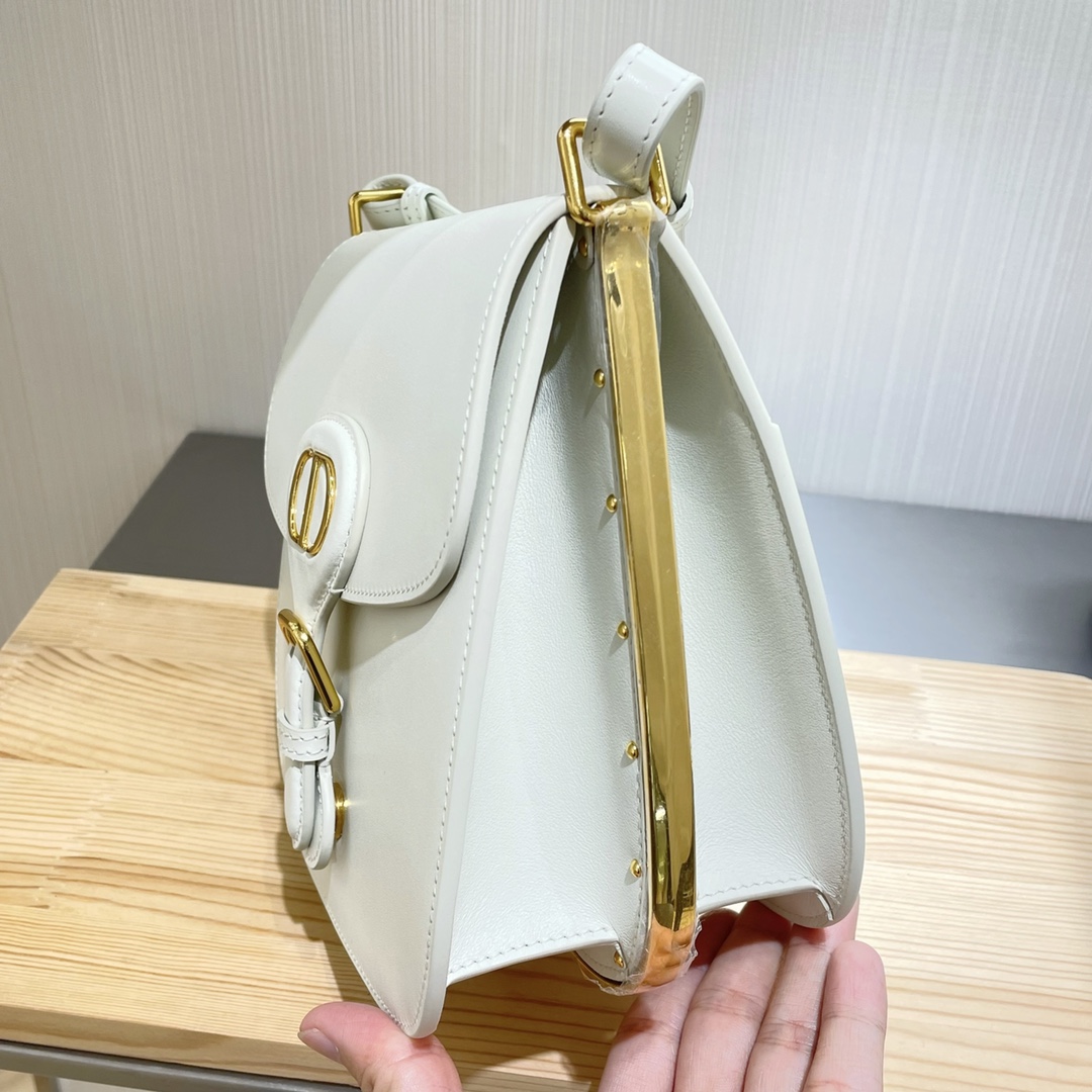 TÚI DIOR BOBBY FRAME MÀU TRẮNG