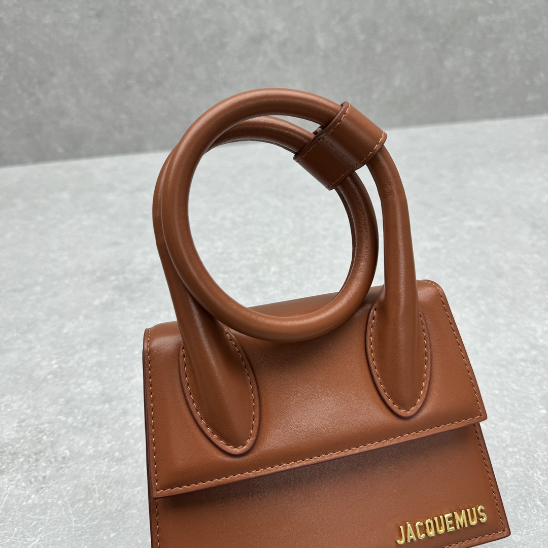 Túi Xách Jacquemus P98869 Màu Nâu 