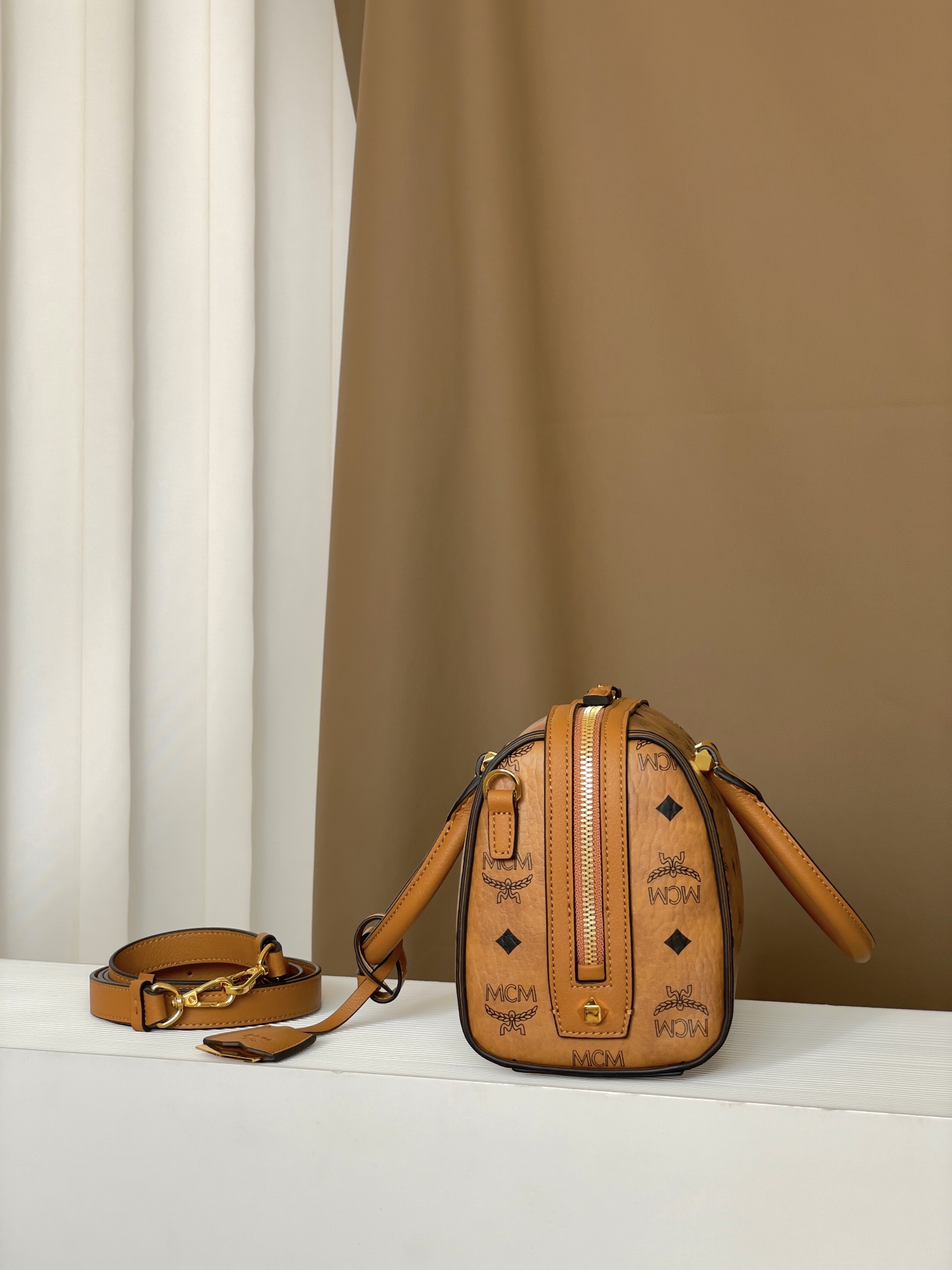 MCM AREN VISETOS 03CO001 (BROWN)