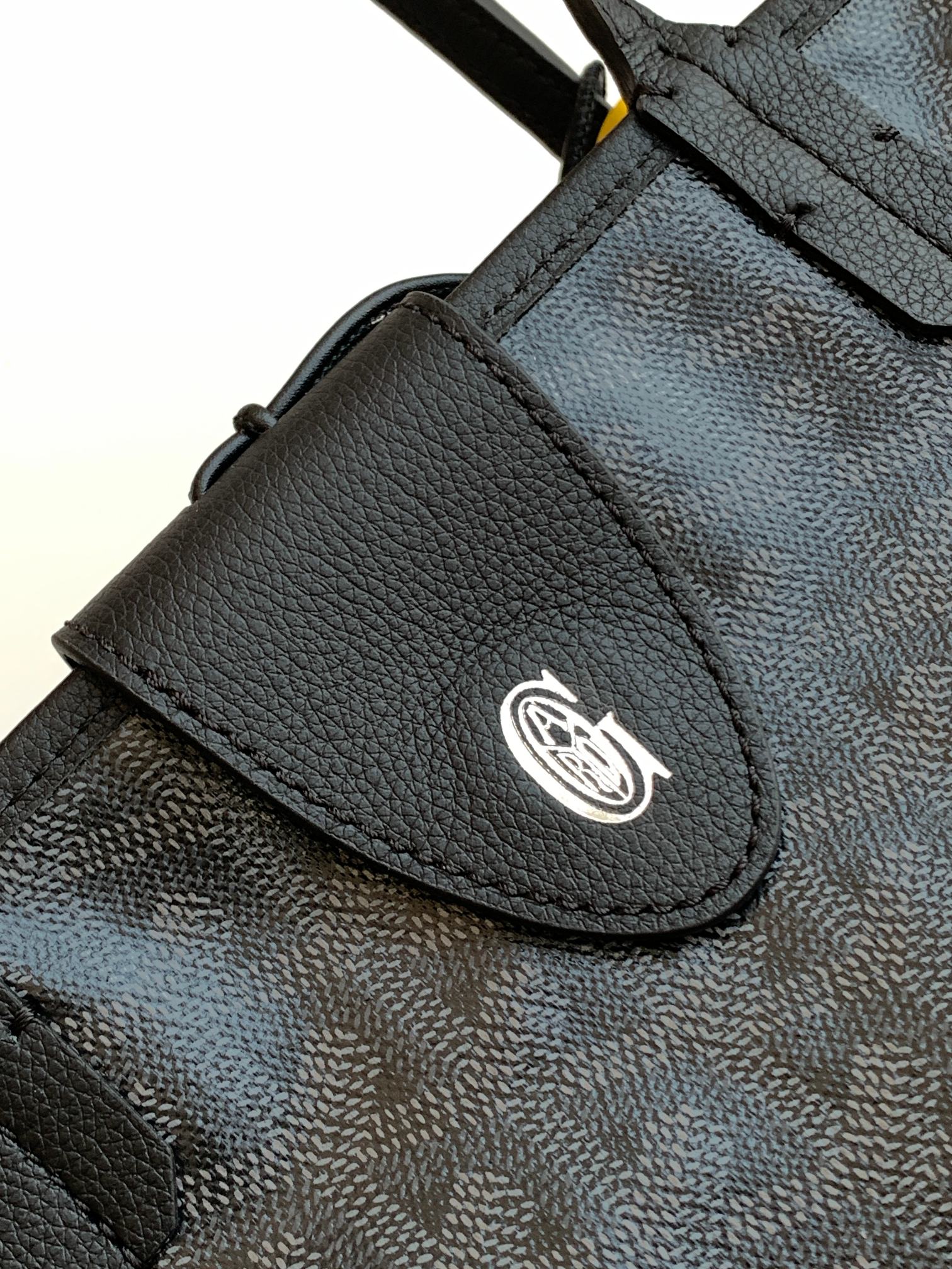 Túi xách Goyard 8003 màu đen