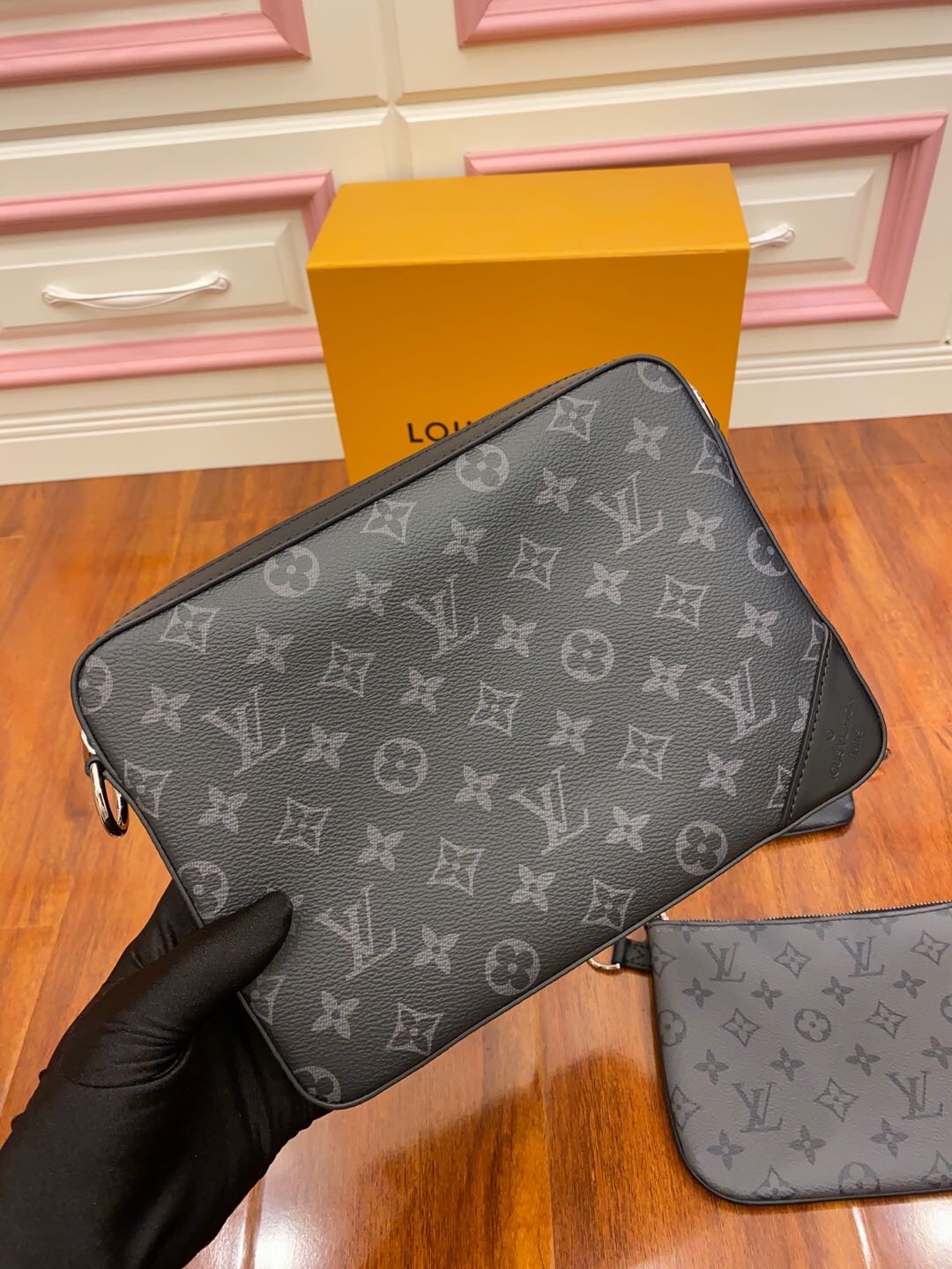 Túi Nam Louis Vuitton Trio Messenger M69443