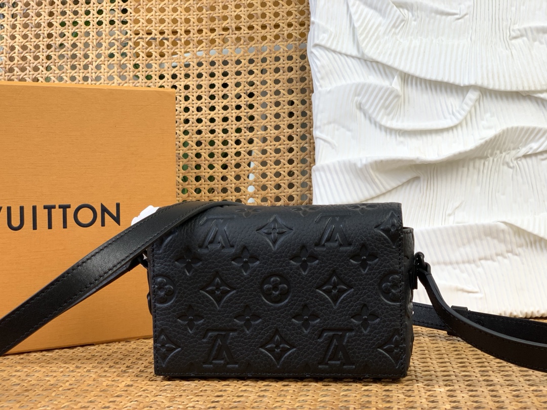 Túi Đeo Chéo Louis Vuitton LV Steamer Wearable Wallet M81746 Màu Đen