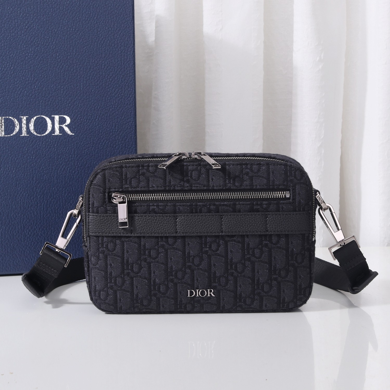 Túi Xách Nam Dior Safari Màu Đen 9854