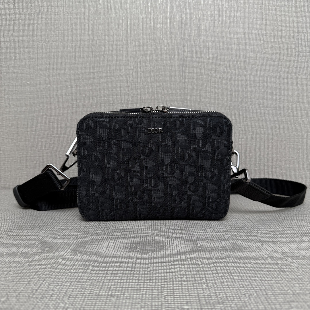 Túi xách Dior 9052 màu đen 