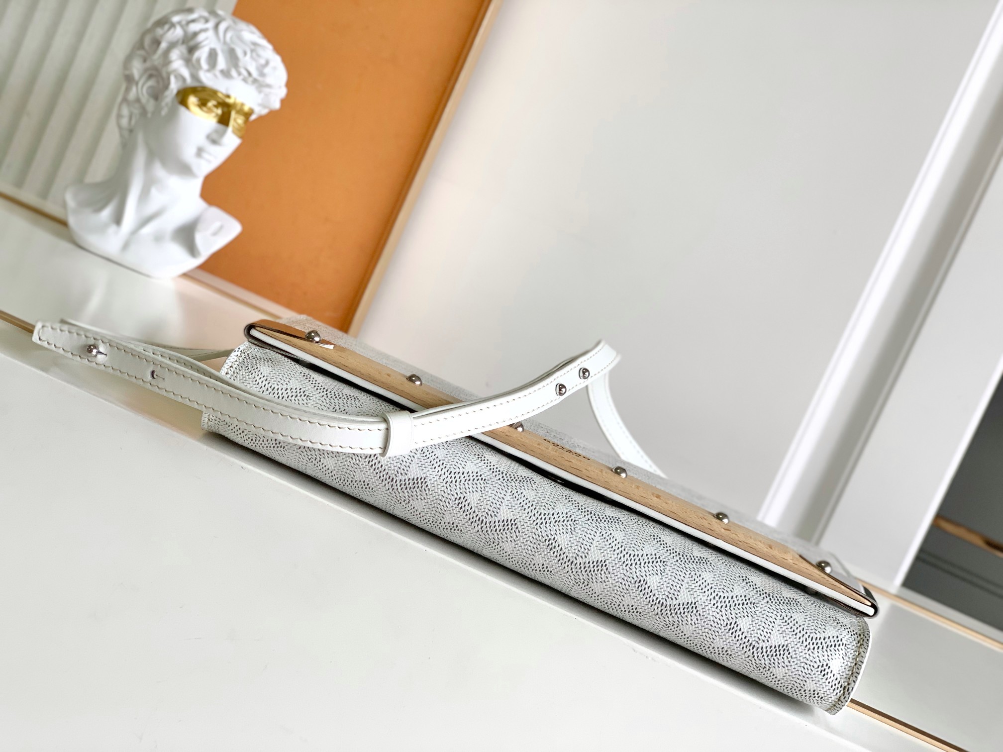 Goyard Monte-Carlo 8812 (white)