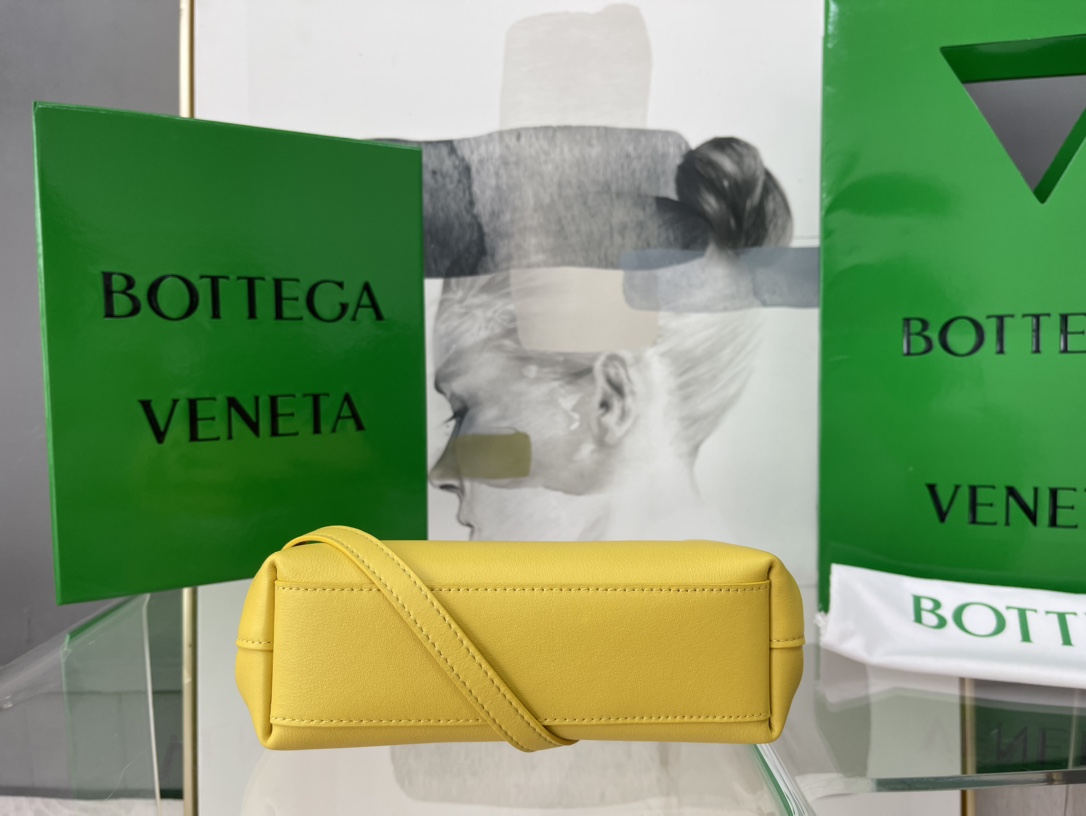 Bottega Veneta Poin Màu Vàng 