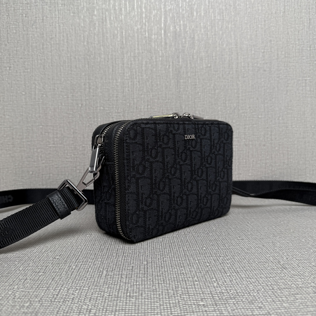 Túi xách Dior 9052 màu đen 