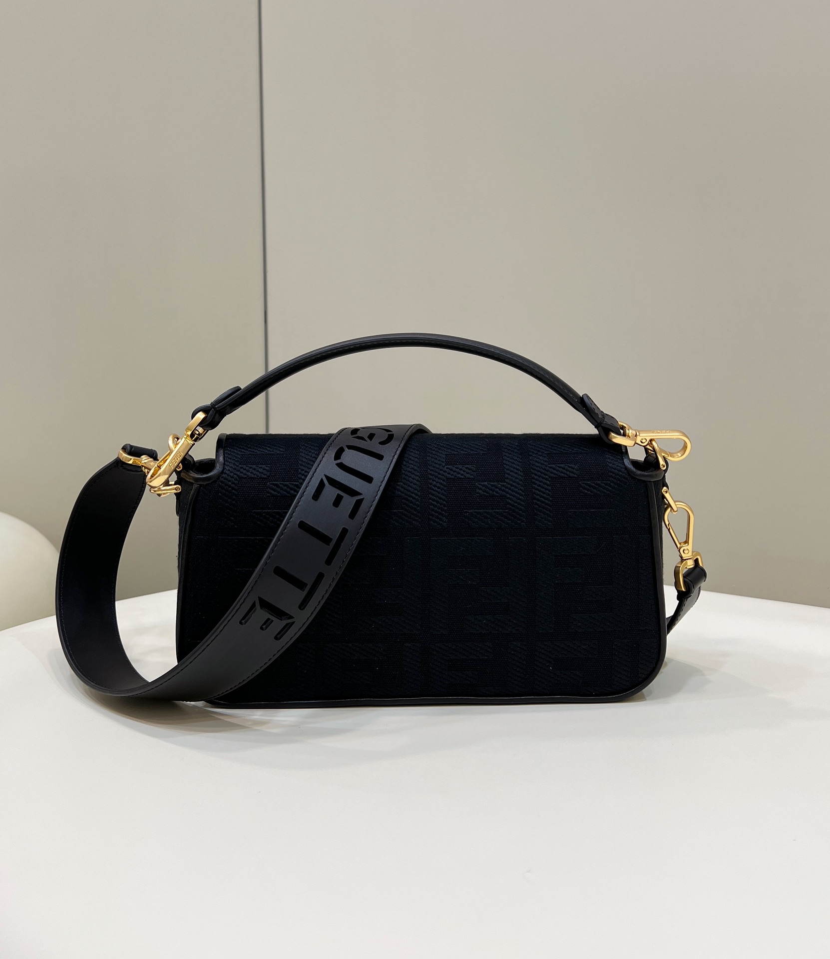 TÚI CỔ ĐIỂN 8598 FENDI 