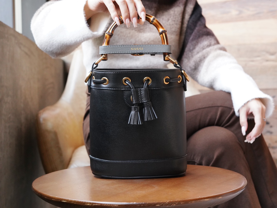 Diana 724667 ( Black)
