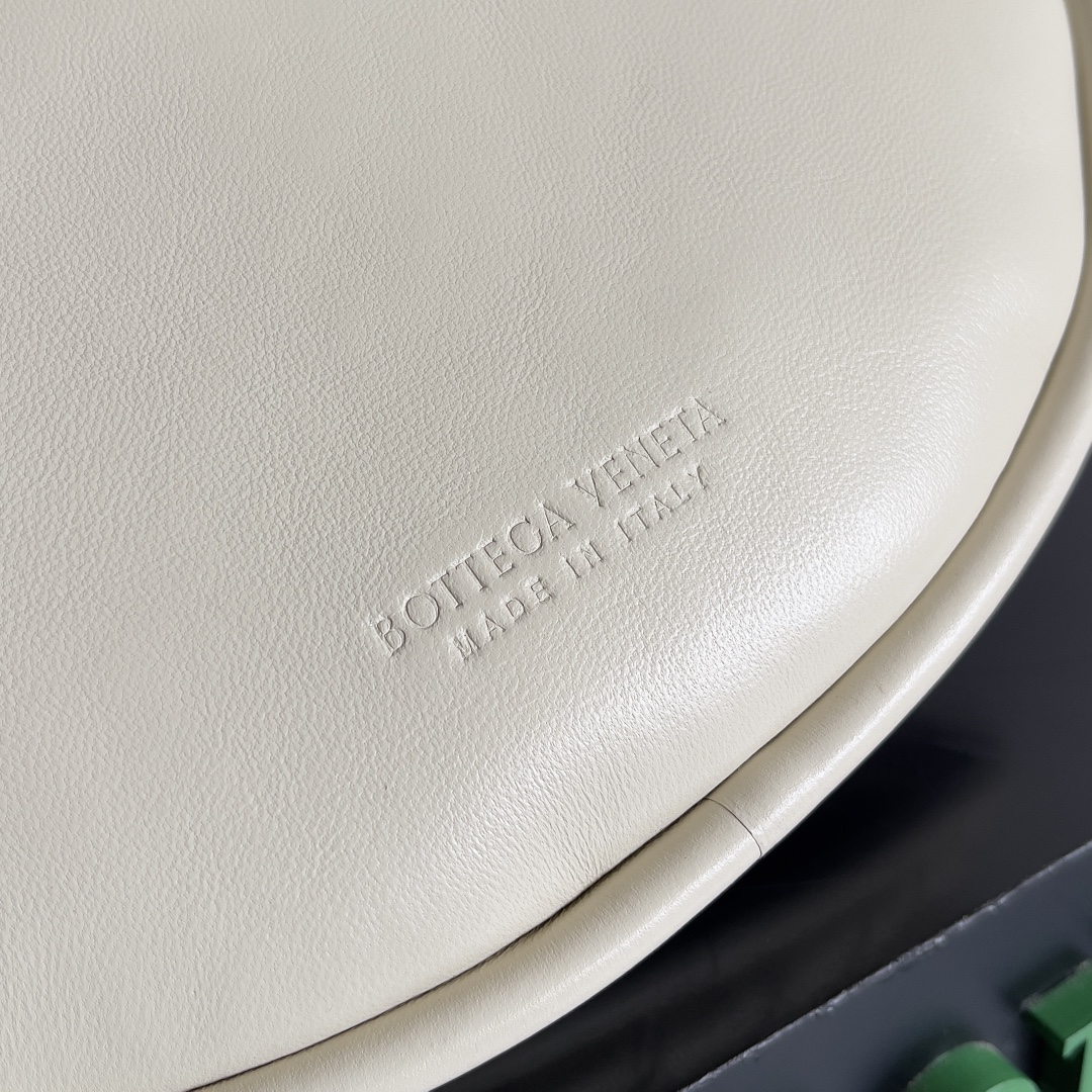 Túi xách nữ bottega veneta màu be 796638