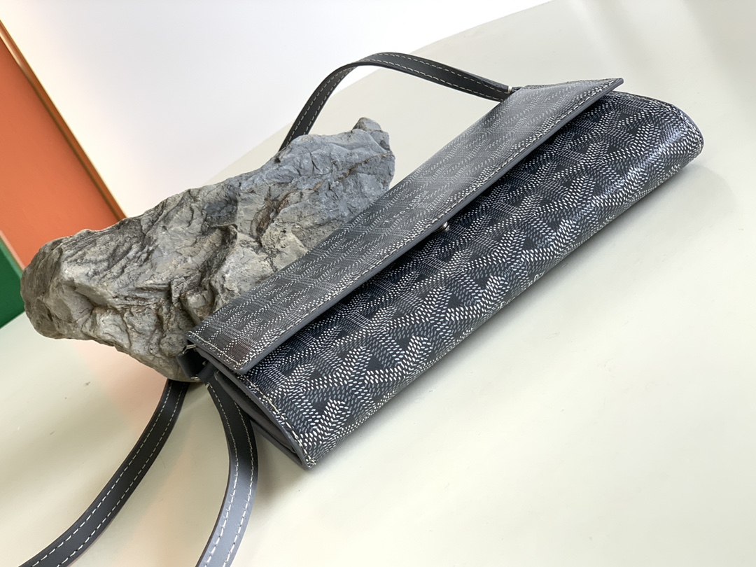 Goyard Varenne M8118 (grey)
