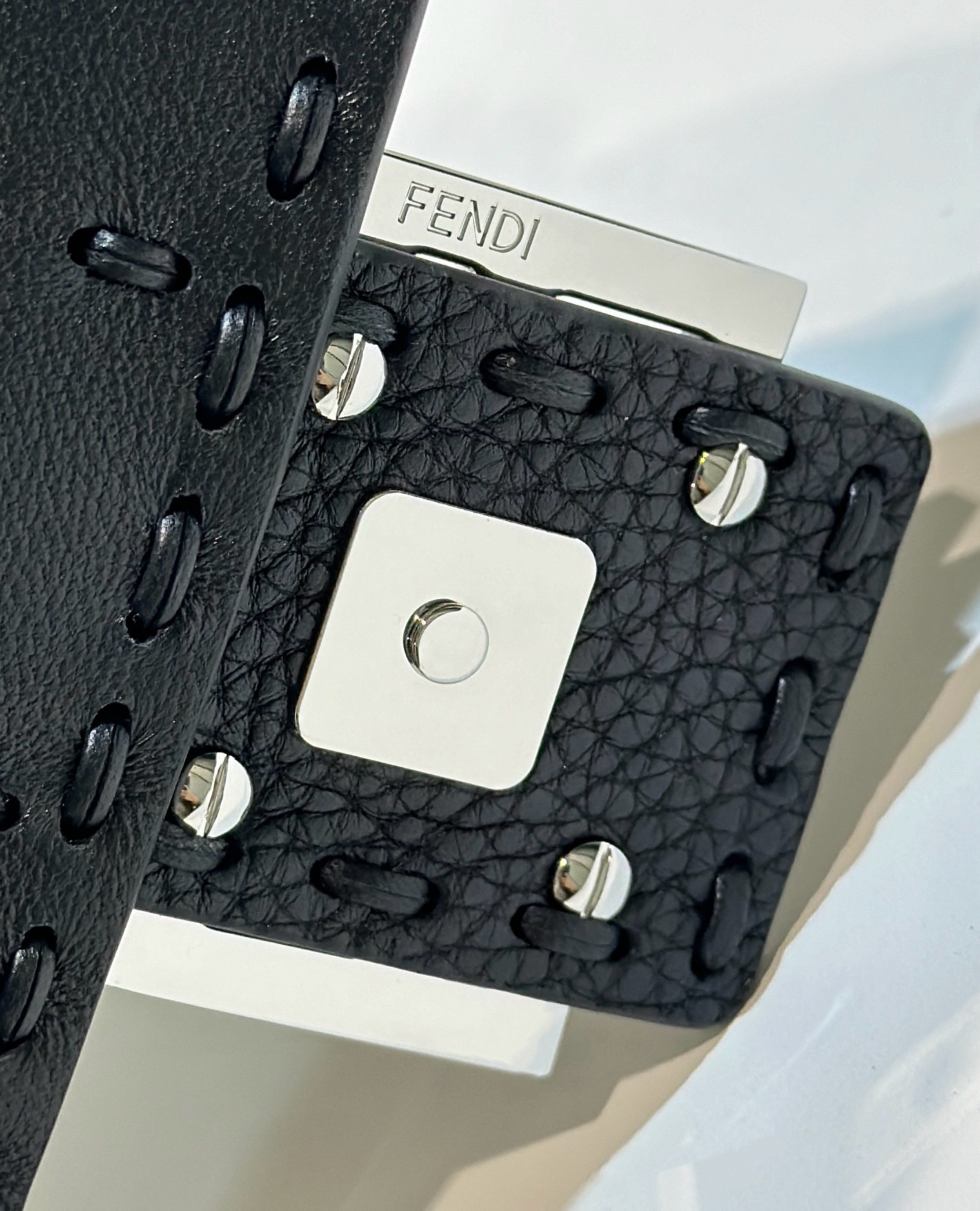 TÚI XÁCH NỮ FENDI 8610s
