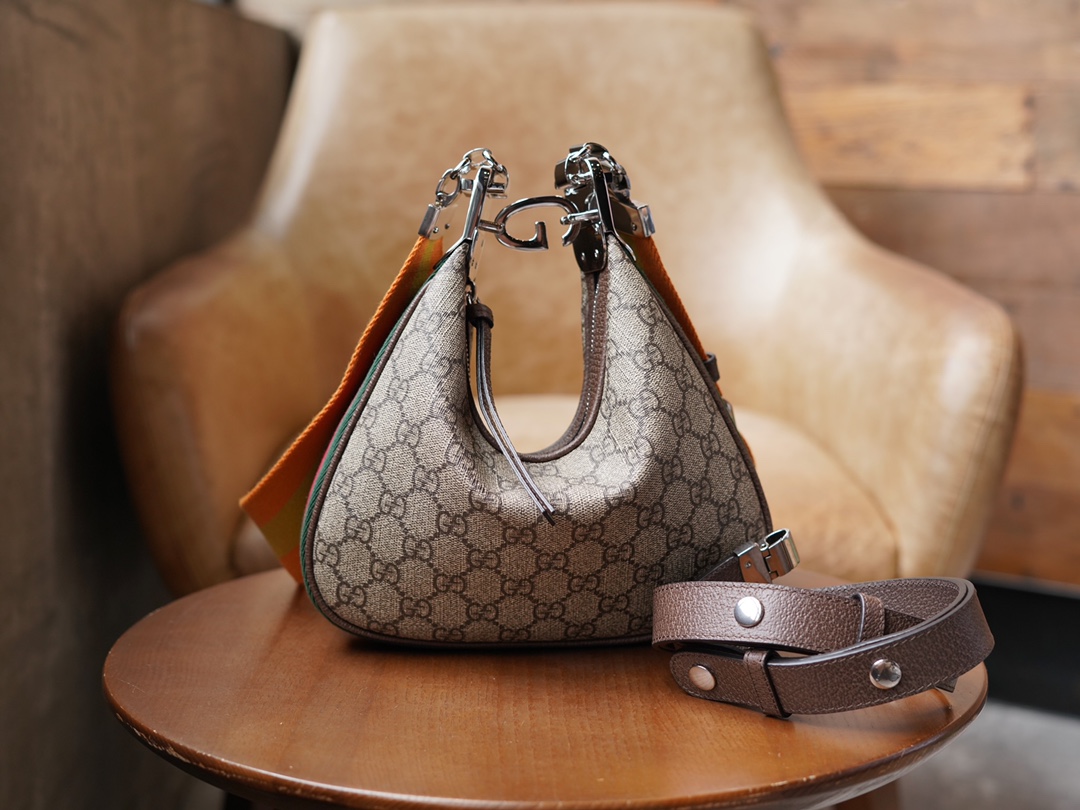 Sac à épaule Gucci Attache petite taille 699409 (logo) 