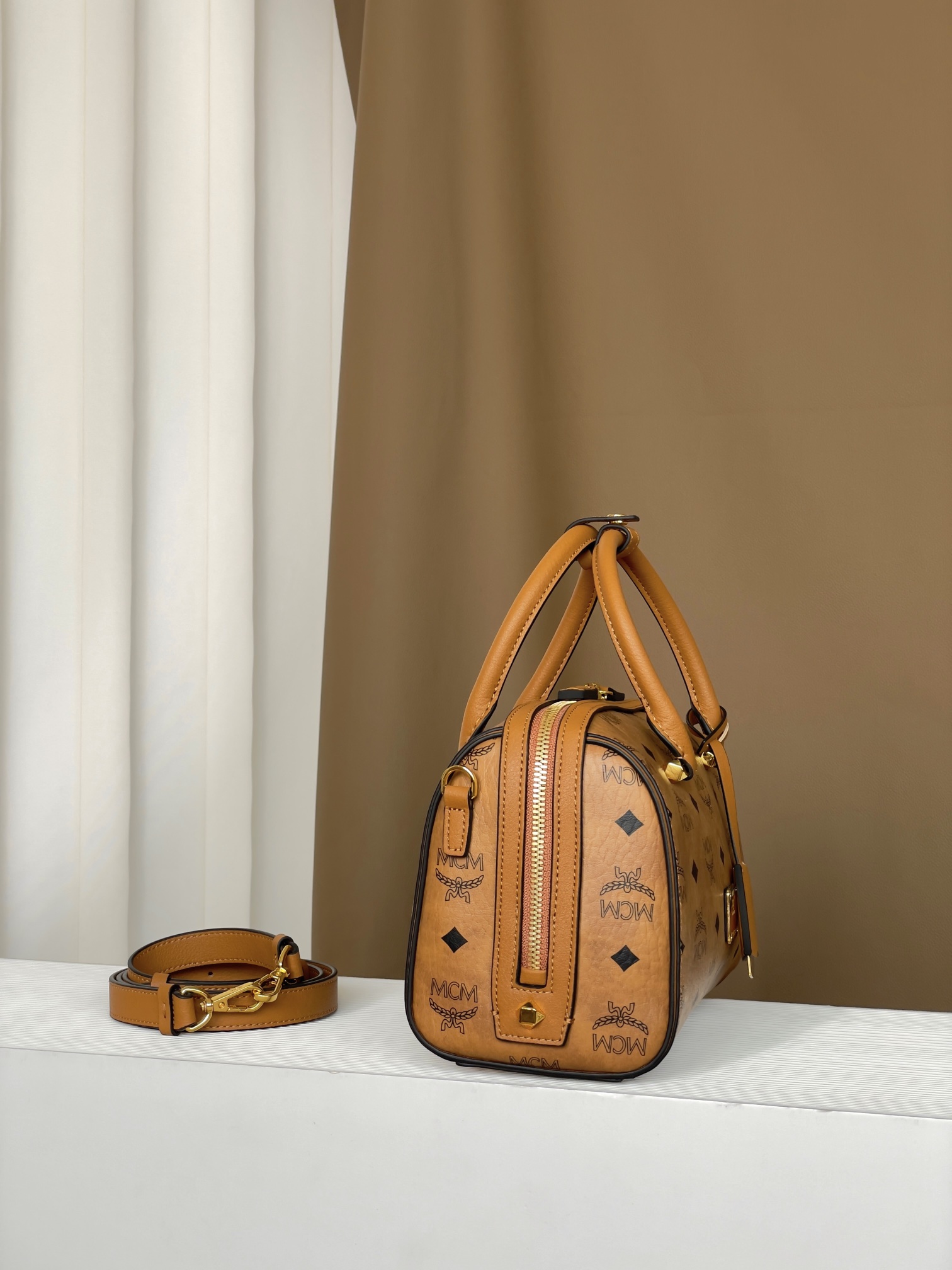 MCM AREN VISETOS 03CO001 (BROWN)