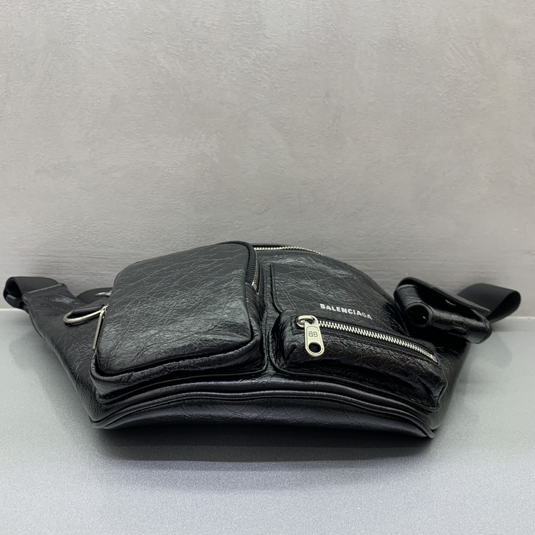 TÚI ĐEO CHÉO BALENCIAGA 703143950 MÀU ĐEN 