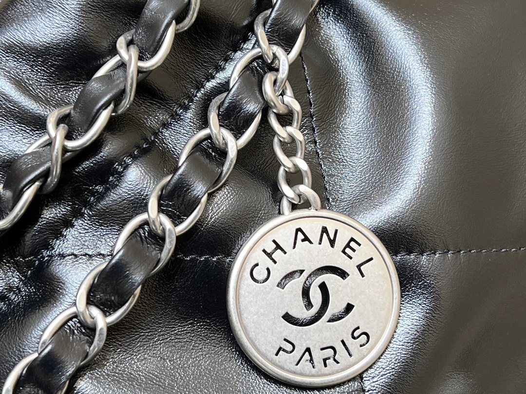 Túi Xách Chanel 22BAG AS4486 Màu Đen 