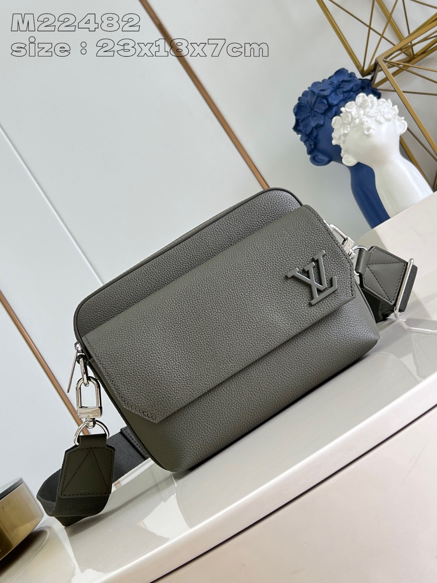  Túi Louis Vuitton Fastline M22482 (moss green)