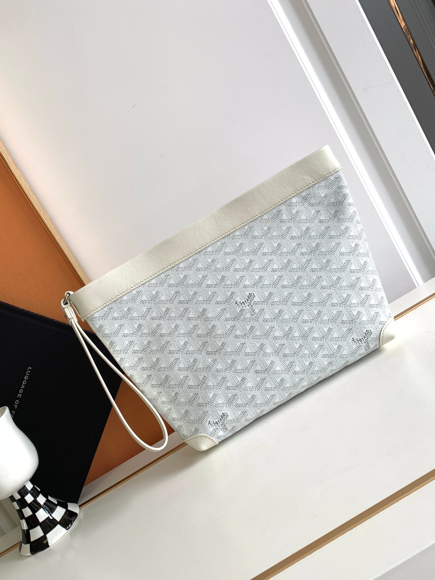 GOYARD CONTI 8811 (white)