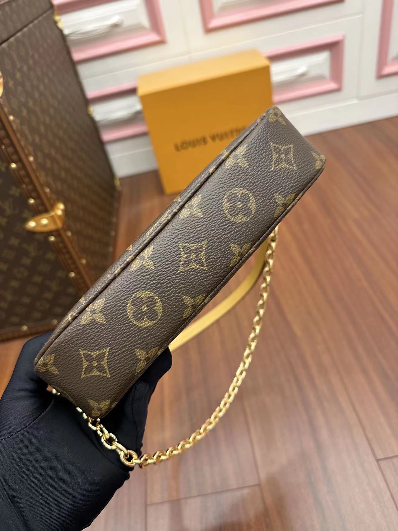 Túi Đeo Vai Nữ Louis Vuitton LV Ivy Wallet On Chain Bag M81911 Màu Nâu Đen